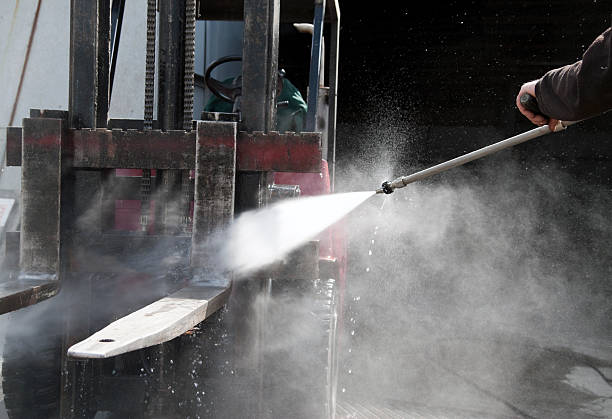 Best Garage Pressure Washing  in Uvalde Estates, TX